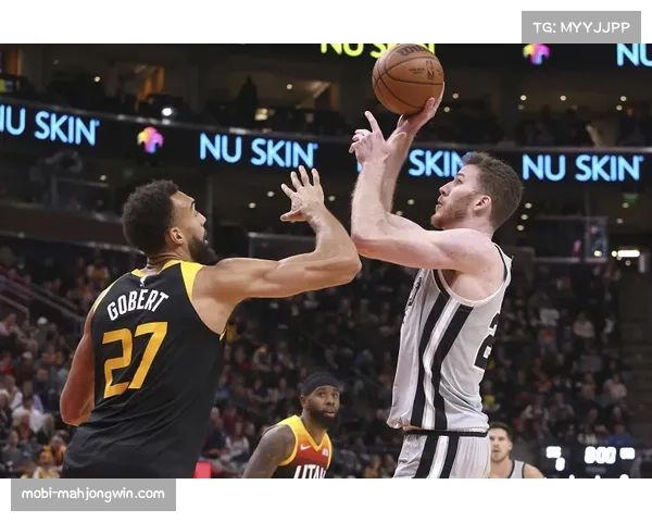 魔术三分险胜爵士完成逆转 班凯罗23分7板8助全面